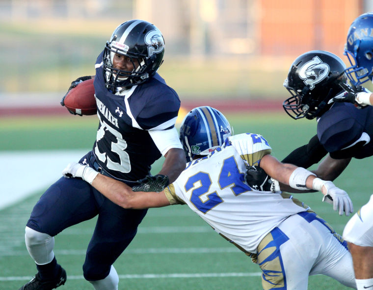 Shoemaker vs Universidad Autónoma de Nuevo León Football